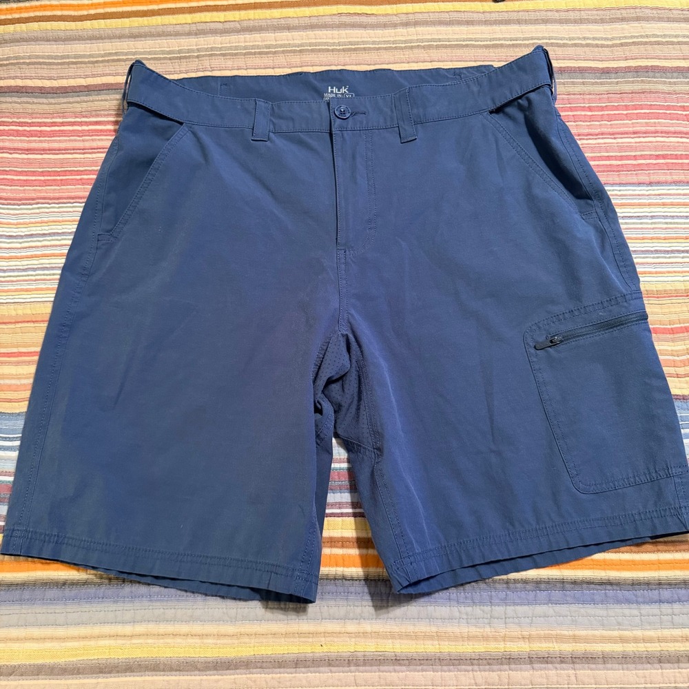 Huk Mens XL Navy Blue Performance Fishing Shorts Adjustable Waist Cargo Pockets